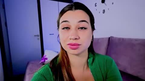 Tia online show from September 29, 10:37 pm