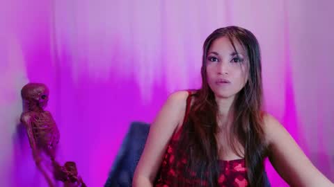 DivineLynn online show from February 4, 12:44 pm