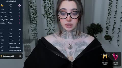 dixipixi_ online show from April 3, 6:55 am