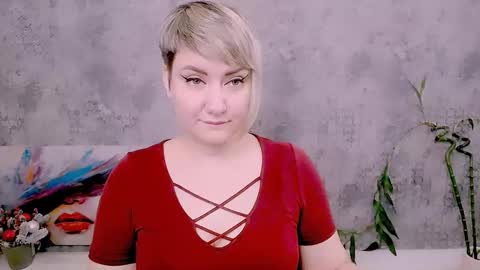 djullia online show from December 18, 7:35 am