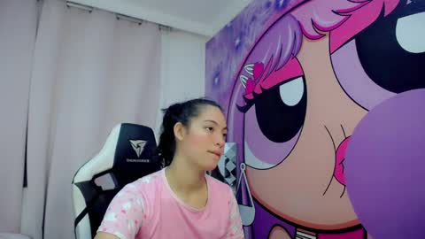 DOLCE XOXO online show from June 3, 2:33 pm