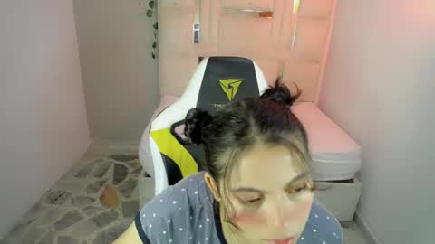 DOLCE XOXO online show from May 26, 2:27 pm