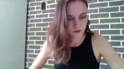 dolcezza_ online show from April 2, 1:41 pm