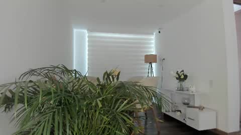 doll_oriana online show from June 16, 9:38 pm