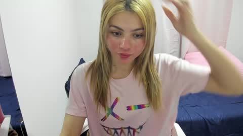 Snapshot of doll_oriana chatting on January 12, 1:11 am doll_oriana online show from January 12, 1:11 am