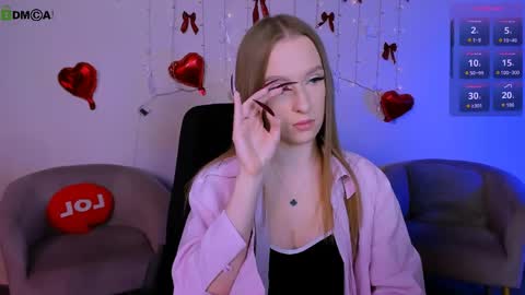 doll_vey online show from April 12, 9:12 am