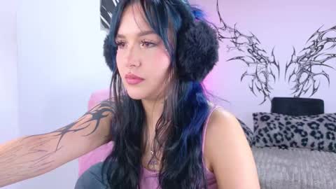 Isabela   Independet model 3 online show from February 28, 12:10 am