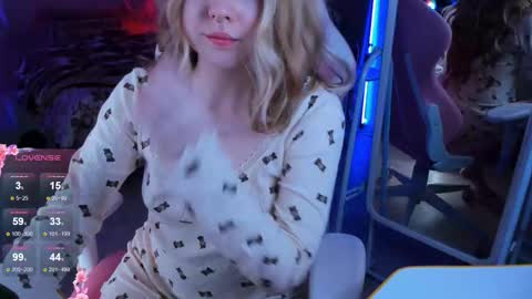 Snapshot of dollrose chatting on September 20, 6:39 pm Evanka online show from September 20, 6:39 pm