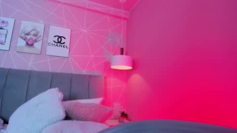 Call me Zoe  online show from February 23, 5:08 am