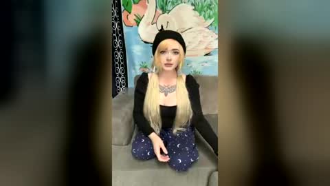 dollydezzy online show from June 29, 12:50 am