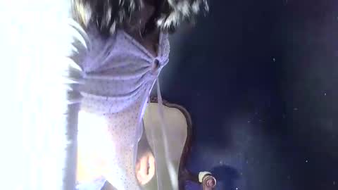 dollywdoll online show from December 3, 4:15 am