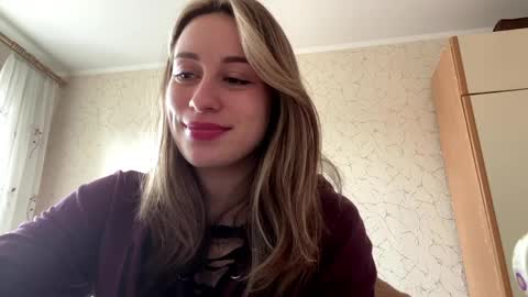 Mia online show from April 12, 8:17 am