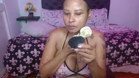  D O M I N K  online show from February 18, 8:52 pm