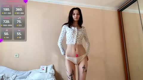 Lauren online show from April 14, 11:21 am