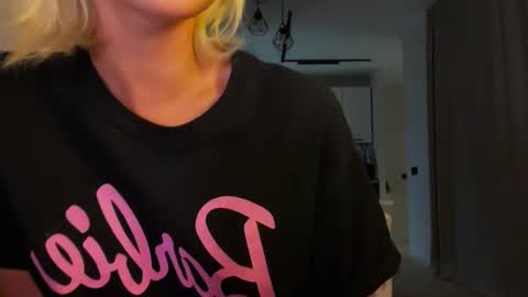 MOLLYYYY dont forget to give me a thumb up online show from August 5, 2:34 pm