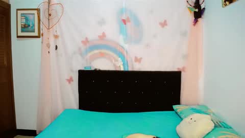 Snapshot of dream__girls69944 chatting on October 7, 9:57 am sharon online show from October 7, 9:57 am