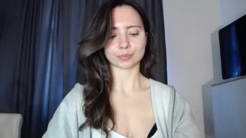 Nicole online show from March 3, 7:47 am