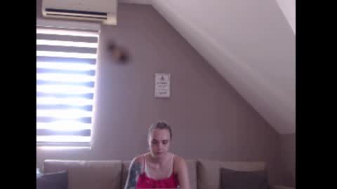 A girl online show from June 29, 7:26 am