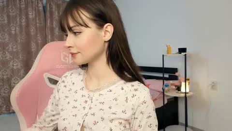 Snapshot of dreamsnoir chatting on September 16, 5:32 pm Mila online show from September 16, 5:32 pm