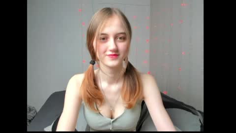 dreamy_pollyyy online show from March 30, 4:06 pm