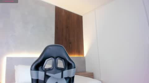 D U L C E online show from April 12, 3:31 am