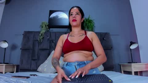 DULCE AURORA online show from December 15, 1:33 am