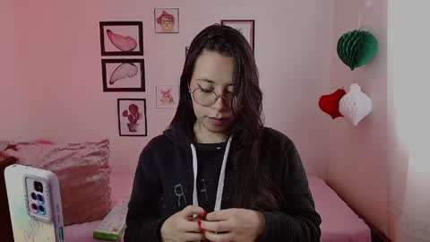 Dulce online show from April 10, 11:49 am