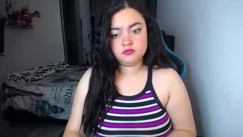 Snapshot of dumont_model chatting on September 19, 6:34 am Nicole   online show from September 19, 6:34 am