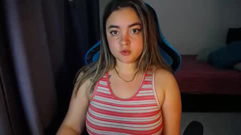 Snapshot of dumont_model chatting on January 14, 10:02 pm Nicole   online show from January 14, 10:02 pm