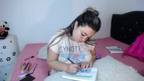 Snapshot of dumont_model chatting on February 10, 9:58 am Nicole   online show from February 10, 9:58 am