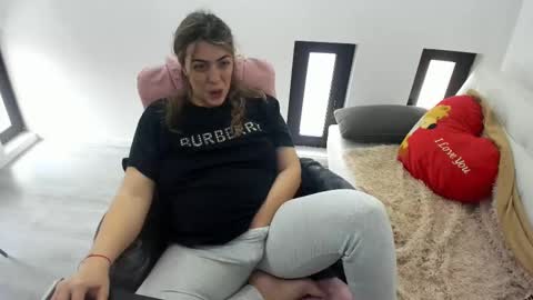 dayana online show from March 22, 8:20 am