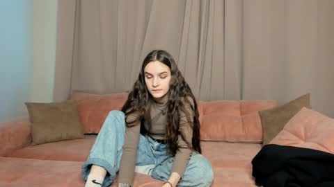 Isabella online show from December 2, 8:48 am