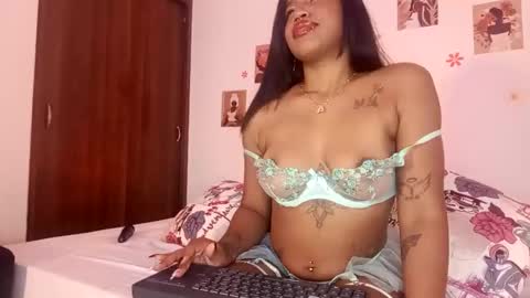 ebony_af online show from March 26, 7:10 am