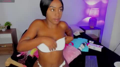 ebony_cute9 online show from March 14, 7:48 pm