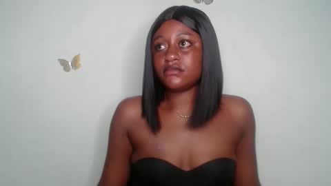 Ella online show from October 7, 11:42 pm
