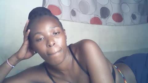 Snapshot of ebony_phoenix12 chatting on October 13, 5:04 pm ebony_phoenix12 online show from October 13, 5:04 pm