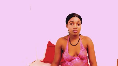 Tamia online show from February 28, 7:03 pm