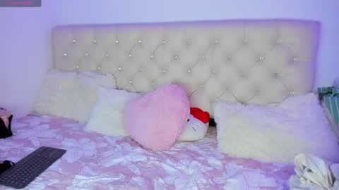 Queen Ebony online show from April 14, 1:49 am