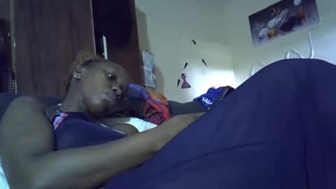 ebonykiki online show from April 11, 7:45 am