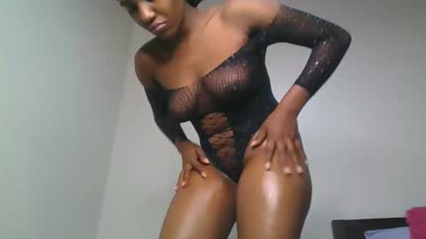 ebonyslut09 online show from March 28, 8:30 pm