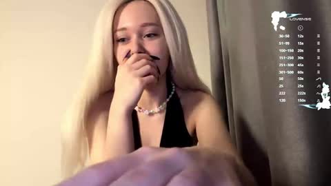 Mia online show from March 24, 4:12 pm