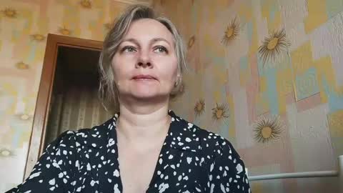 edithmanning online show from March 26, 6:48 am