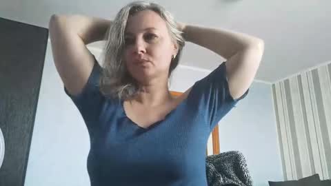 edithmanning online show from February 9, 7:21 am