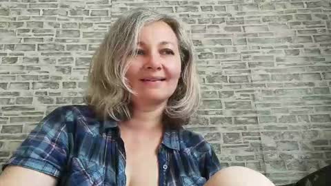 edithmanning online show from September 10, 6:02 am