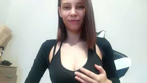 Viktoria online show from February 10, 12:30 pm