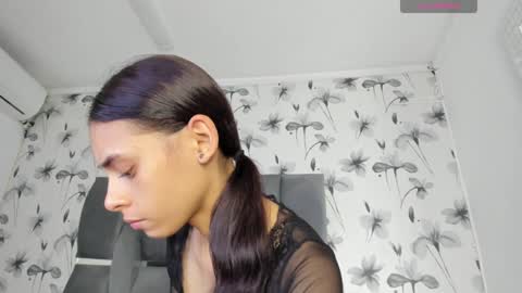 Snapshot of ehotloveaxxx chatting on February 2, 12:35 pm Valery online show from February 2, 12:35 pm