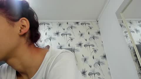 Snapshot of ehotloveaxxx chatting on March 11, 12:39 pm Valery online show from March 11, 12:39 pm