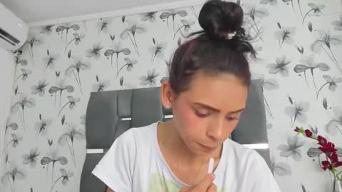 Snapshot of ehotloveaxxx chatting on October 10, 5:51 pm Valery online show from October 10, 5:51 pm