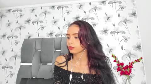 Snapshot of ehotloveaxxx chatting on September 19, 4:06 pm Valery online show from September 19, 4:06 pm