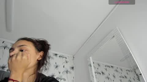 Snapshot of ehotloveaxxx chatting on January 21, 1:22 pm Valery online show from January 21, 1:22 pm